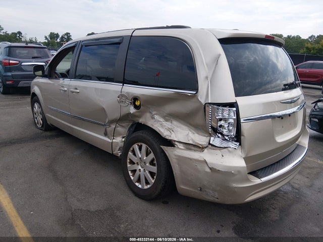 45332144 :رقم المزاد ، 2C4RC1BG7FR554102 vin ، 2015 Chrysler Town & Country Touring مزاد بيع