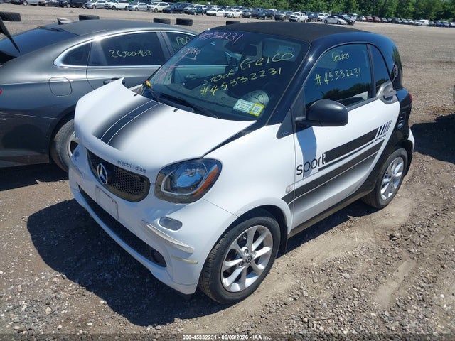 WMEFJ9BAXJK270216 Smart Fortwo Electric Drive Pure