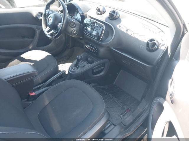 WMEFJ9BAXJK270216 Smart Fortwo Electric Drive Pure