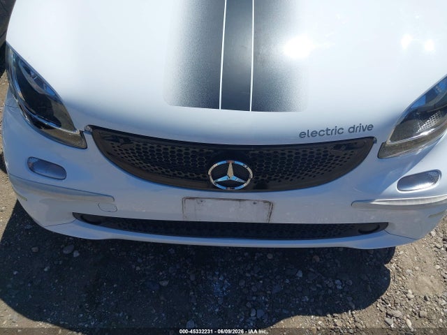 WMEFJ9BAXJK270216 Smart Fortwo Electric Drive Pure