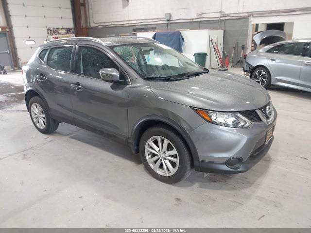 45332256 :رقم المزاد ، JN1BJ1CR5JW200993 vin ، 2018 Nissan Rogue Sport Sv مزاد بيع