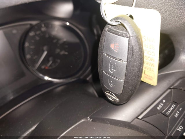 45332256 :رقم المزاد ، JN1BJ1CR5JW200993 vin ، 2018 Nissan Rogue Sport Sv مزاد بيع