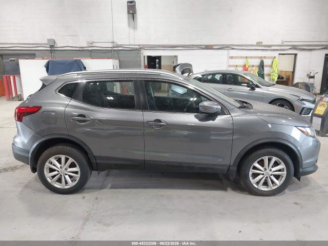 45332256 :رقم المزاد ، JN1BJ1CR5JW200993 vin ، 2018 Nissan Rogue Sport Sv مزاد بيع