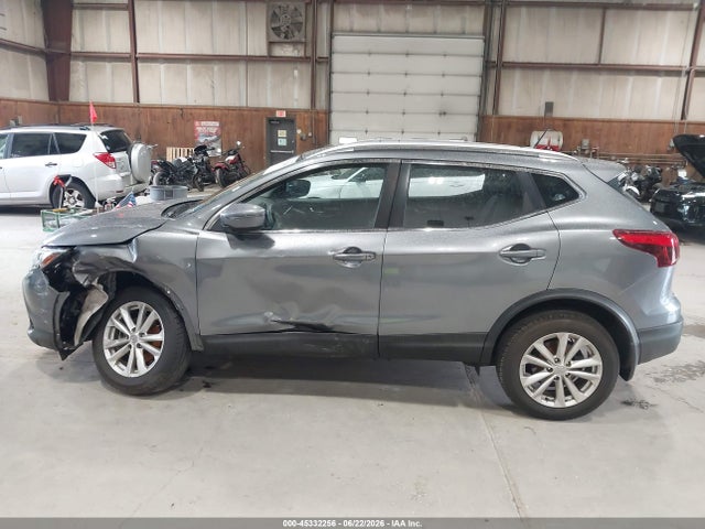 45332256 :رقم المزاد ، JN1BJ1CR5JW200993 vin ، 2018 Nissan Rogue Sport Sv مزاد بيع