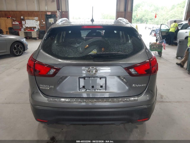 45332256 :رقم المزاد ، JN1BJ1CR5JW200993 vin ، 2018 Nissan Rogue Sport Sv مزاد بيع