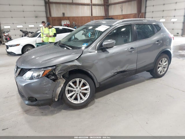45332256 :رقم المزاد ، JN1BJ1CR5JW200993 vin ، 2018 Nissan Rogue Sport Sv مزاد بيع