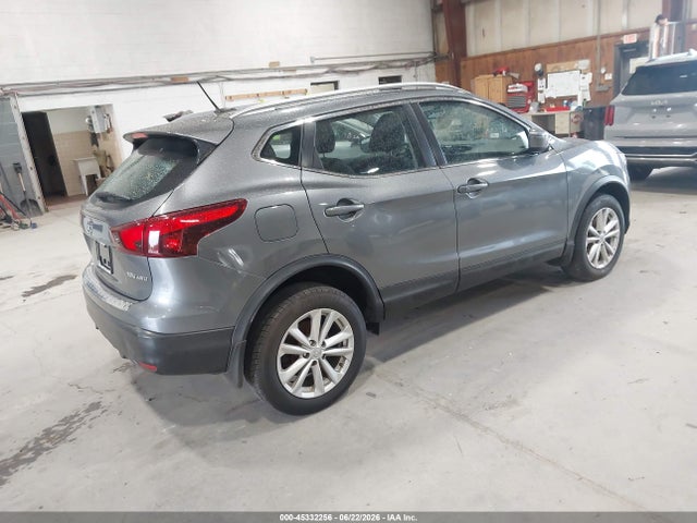 45332256 :رقم المزاد ، JN1BJ1CR5JW200993 vin ، 2018 Nissan Rogue Sport Sv مزاد بيع