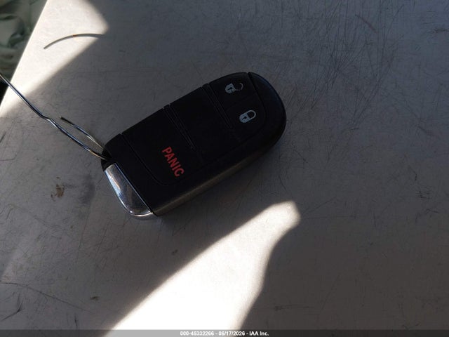 45332266 :رقم المزاد ، ZACCJBBB3HPG08864 vin ، 2017 Jeep Renegade Latitude 4x4 مزاد بيع