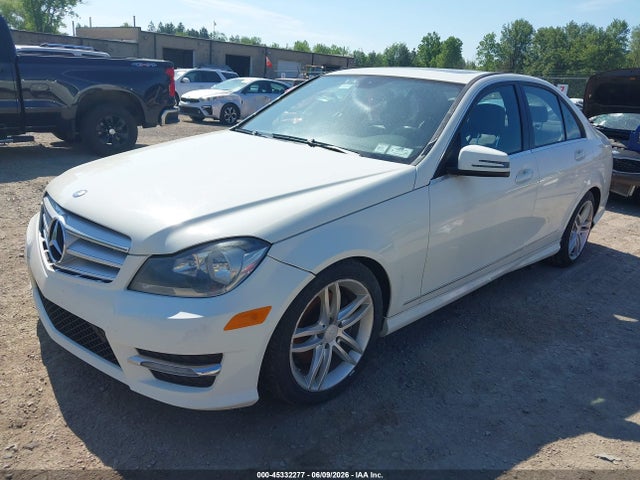 45332277 :رقم المزاد ، WDDGF8BB1CR207187 vin ، 2012 Mercedes-benz C 300 Sport 4matic مزاد بيع