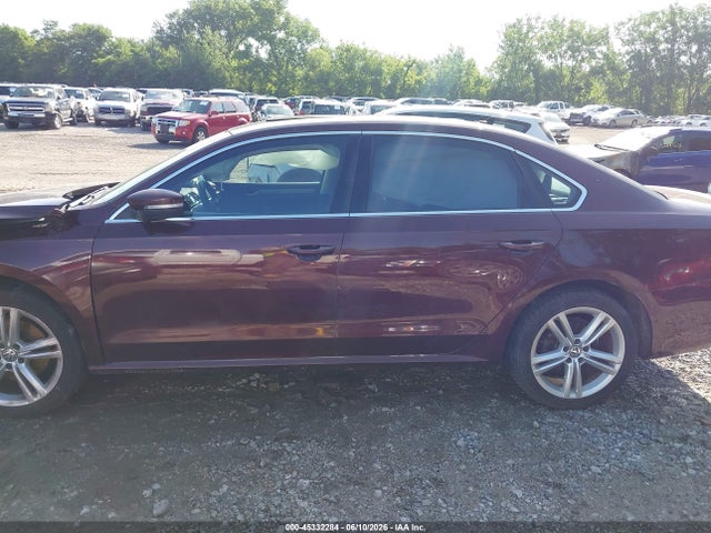 2014 Volkswagen Passat 1.8t Se მანქანა იყიდება აუქციონზე, vin: 1VWBT7A30EC077990, აუქციონის ნომერი: 45332284