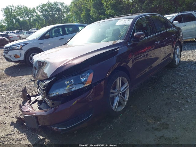 2014 Volkswagen Passat 1.8t Se მანქანა იყიდება აუქციონზე, vin: 1VWBT7A30EC077990, აუქციონის ნომერი: 45332284