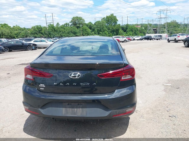 Hyundai ELANTRA SE 2019 5NPD74LF1KH412230 Image 17