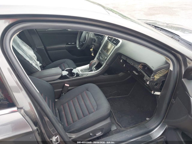 45332449 :رقم المزاد ، 3FA6P0HD5GR225124 vin ، 2016 Ford Fusion Se مزاد بيع