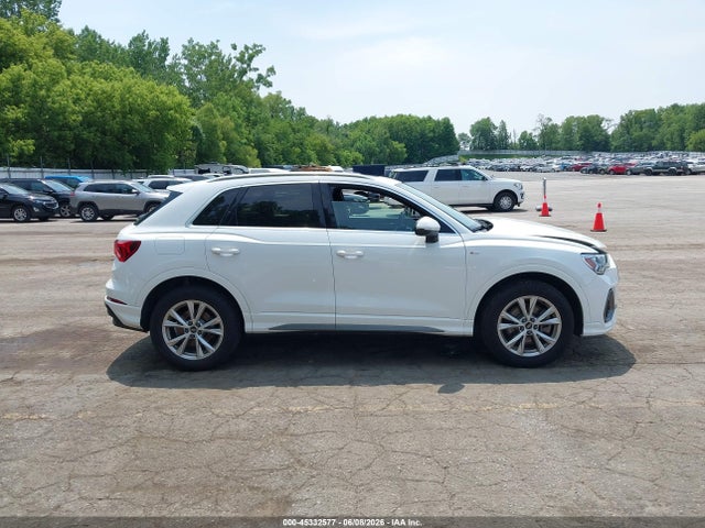 2023 Audi Q3 Premium 45 Tfsi S Line Quattro Tiptronic მანქანა იყიდება აუქციონზე, vin: WA1DECF31P1074130, აუქციონის ნომერი: 45332577