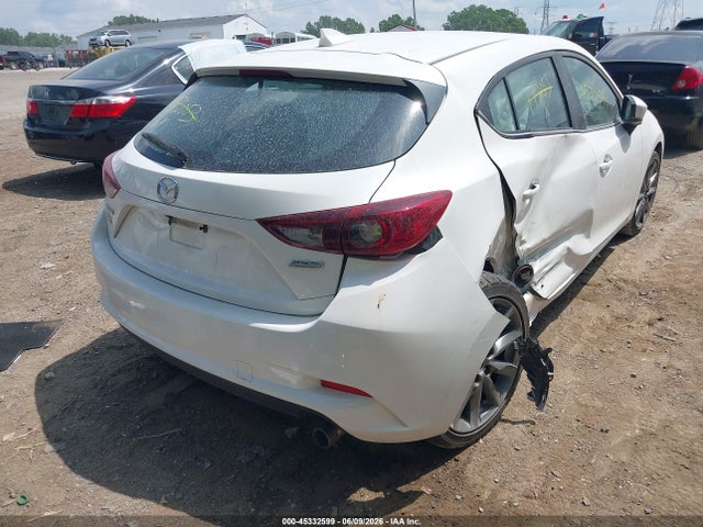 Продаж на аукціоні авто 2018 Mazda Mazda3 Touring, vin: 3MZBN1L3XJM172053, номер лоту: 45332599