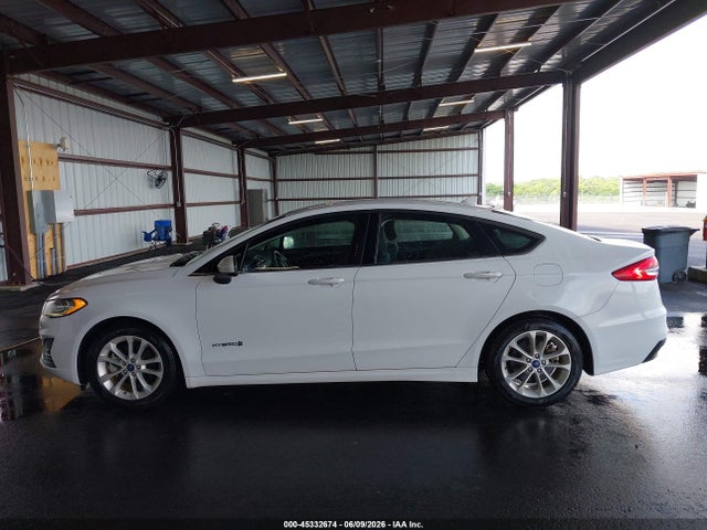3FA6P0LU1KR115736 Ford Fusion Hybrid Se