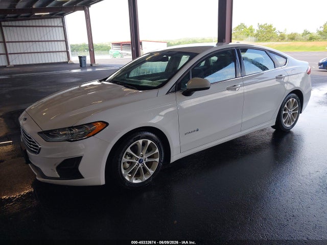 3FA6P0LU1KR115736 Ford Fusion Hybrid Se