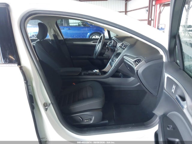 3FA6P0LU1KR115736 Ford Fusion Hybrid Se