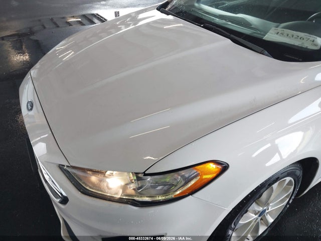 3FA6P0LU1KR115736 Ford Fusion Hybrid Se