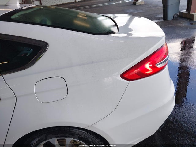 3FA6P0LU1KR115736 Ford Fusion Hybrid Se