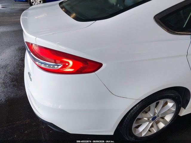 3FA6P0LU1KR115736 Ford Fusion Hybrid Se
