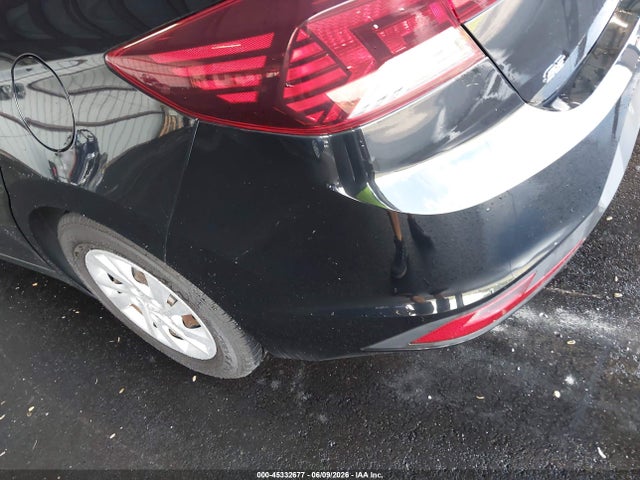 Hyundai ELANTRA SE 2019 5NPD74LF9KH437571 Image 14