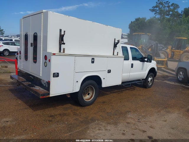 Ford F-350 Chassis Xl 2015 1FD8X3H68FEA89509 Image 4