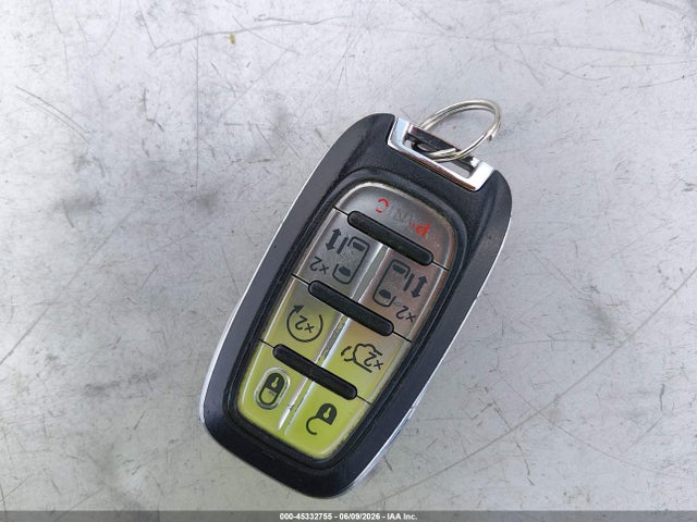 45332755 :رقم المزاد ، 2C4RC1EG4HR778510 vin ، 2017 Chrysler Pacifica Touring-l Plus مزاد بيع