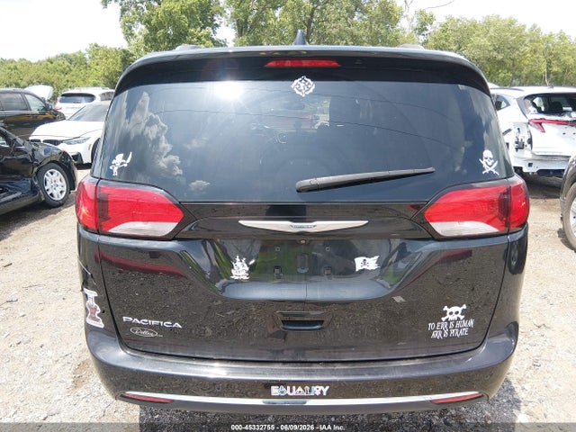 45332755 :رقم المزاد ، 2C4RC1EG4HR778510 vin ، 2017 Chrysler Pacifica Touring-l Plus مزاد بيع
