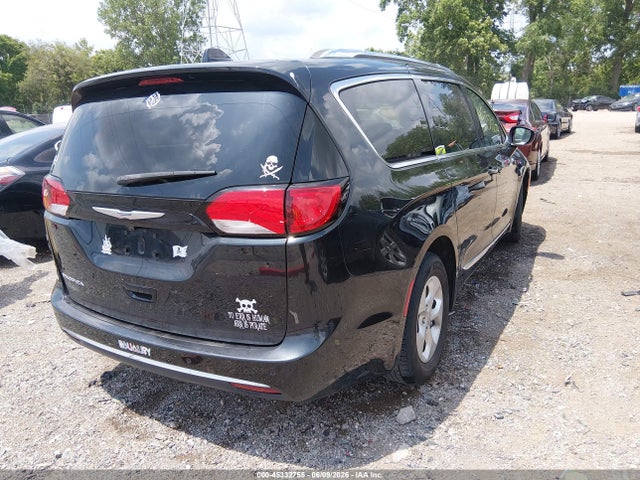45332755 :رقم المزاد ، 2C4RC1EG4HR778510 vin ، 2017 Chrysler Pacifica Touring-l Plus مزاد بيع