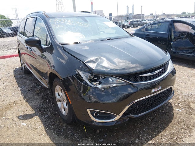 45332755 :رقم المزاد ، 2C4RC1EG4HR778510 vin ، 2017 Chrysler Pacifica Touring-l Plus مزاد بيع