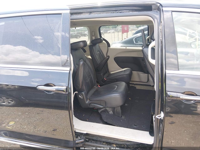 45332755 :رقم المزاد ، 2C4RC1EG4HR778510 vin ، 2017 Chrysler Pacifica Touring-l Plus مزاد بيع