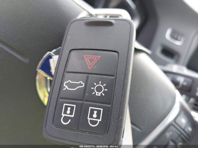 45332774 :رقم المزاد ، YV1612TK4G2409076 vin ، 2016 Volvo S60 T5 Premier مزاد بيع