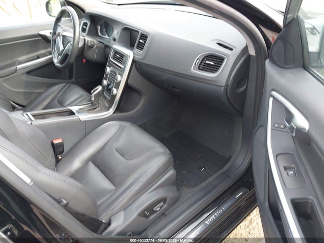 45332774 :رقم المزاد ، YV1612TK4G2409076 vin ، 2016 Volvo S60 T5 Premier مزاد بيع