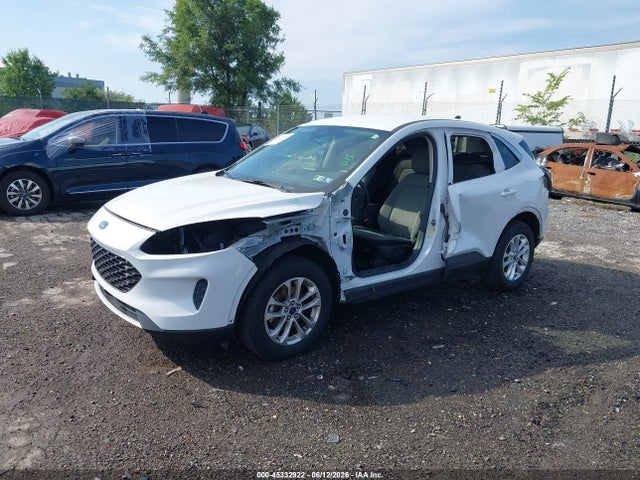 Ford ESCAPE SE 2020 1FMCU9G65LUA04988 Image 2