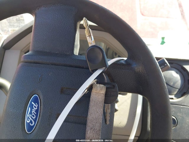 45333101 :رقم المزاد ، 1FDNF21559EA58644 vin ، 2009 Ford Super Duty F-250 Srw Xl/xlt مزاد بيع