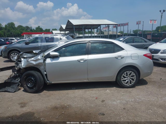 2017 Toyota Corolla Le მანქანა იყიდება აუქციონზე, vin: 2T1BURHE8HC942655, აუქციონის ნომერი: 45333102