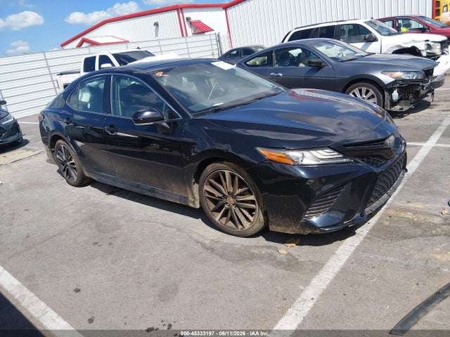 45333197 :رقم المزاد ، 4T1B61HK2JU021635 vin ، 2018 Toyota Camry Xse مزاد بيع