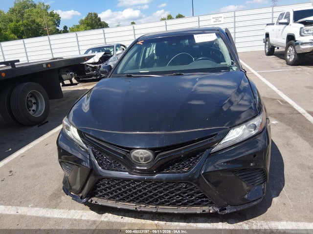 45333197 :رقم المزاد ، 4T1B61HK2JU021635 vin ، 2018 Toyota Camry Xse مزاد بيع