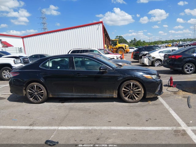 45333197 :رقم المزاد ، 4T1B61HK2JU021635 vin ، 2018 Toyota Camry Xse مزاد بيع