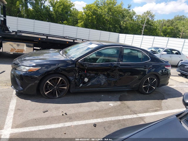 45333197 :رقم المزاد ، 4T1B61HK2JU021635 vin ، 2018 Toyota Camry Xse مزاد بيع