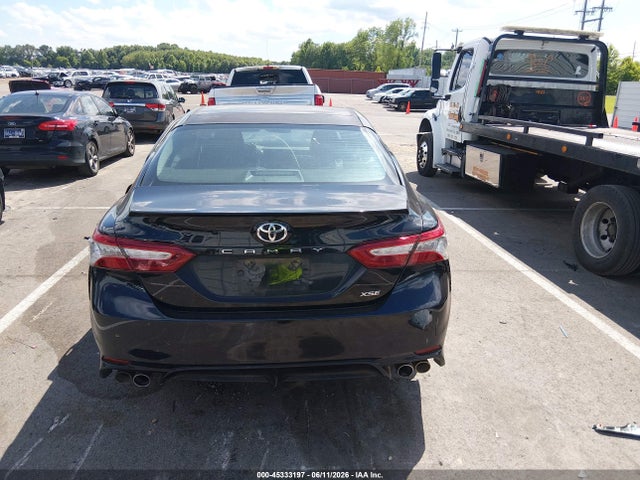 45333197 :رقم المزاد ، 4T1B61HK2JU021635 vin ، 2018 Toyota Camry Xse مزاد بيع