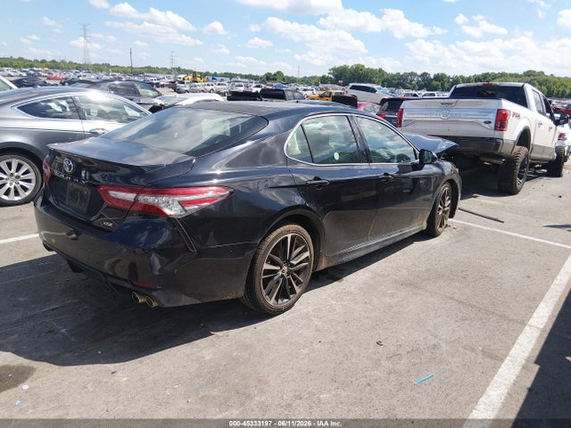 45333197 :رقم المزاد ، 4T1B61HK2JU021635 vin ، 2018 Toyota Camry Xse مزاد بيع