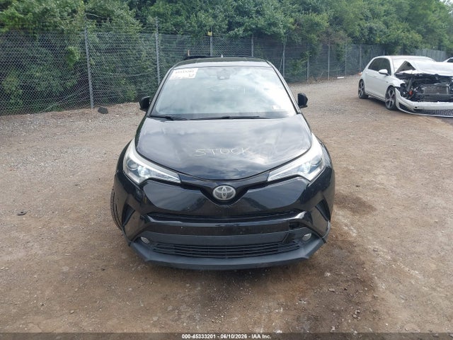 NMTKHMBXXJR025908 Toyota C-hr Xle Premium