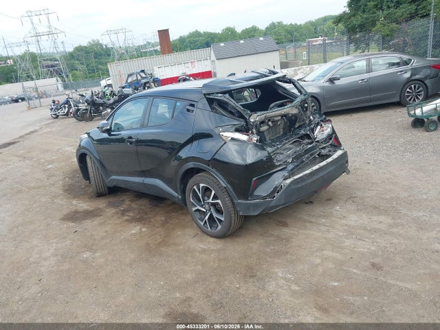 NMTKHMBXXJR025908 Toyota C-hr Xle Premium