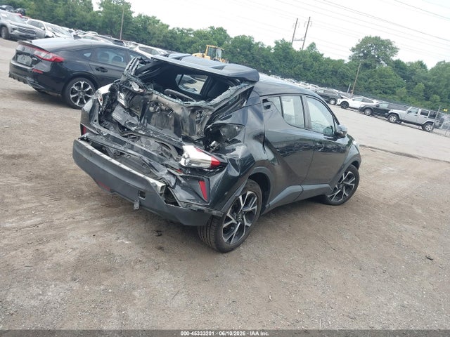 NMTKHMBXXJR025908 Toyota C-hr Xle Premium