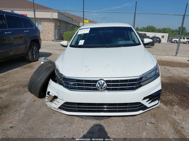 45333243 :رقم المزاد ، 1VWAA7A31JC018328 vin ، 2018 Volkswagen Passat مزاد بيع