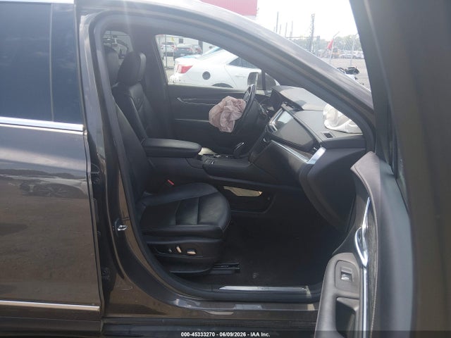 45333270 :رقم المزاد ، 1GYKNDRS0LZ191113 vin ، 2020 Cadillac Xt5 Awd Premium Luxury مزاد بيع