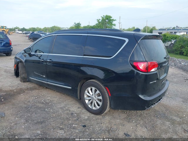 Chrysler Pacifica Touring-l 2017 2C4RC1BG9HR734085 Image 3