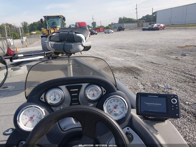 Продажа на аукционе авто 2017 Tracker Other, vin: BUJ48269K617, номер лота: 45333280